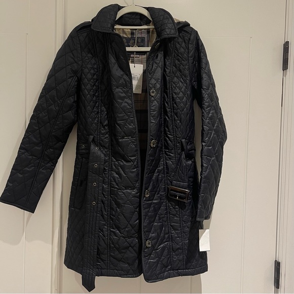 Barbour Evie Quilted Jacket in Black (US 4 / UK 8) - Picture 3 of 16